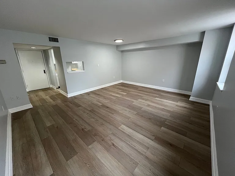 Spring Garden Apartments — Photo 6