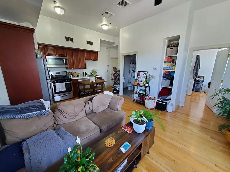 183 Columbia St #204 — Photo 3
