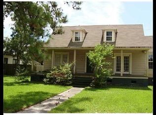 1402 Jackson Ave, Pascagoula, MS 39567