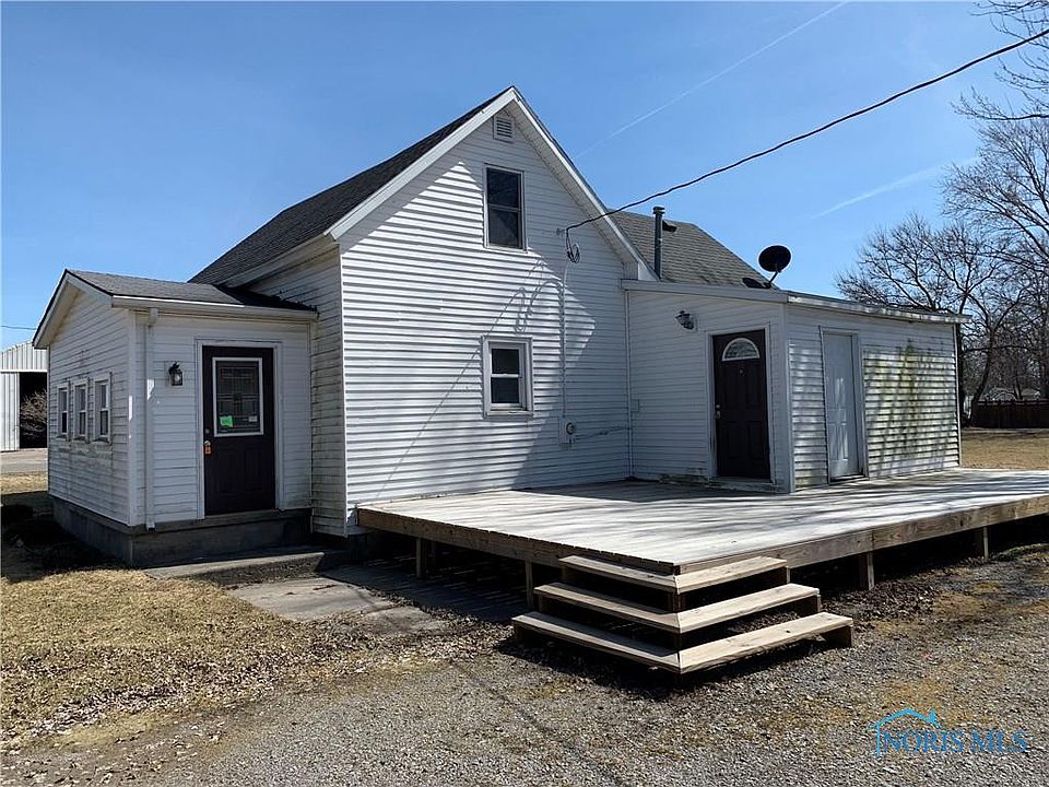 1st image of 106 E Forrest St