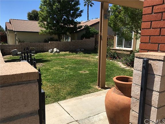 3rd image of 25534 Kalmia Ave