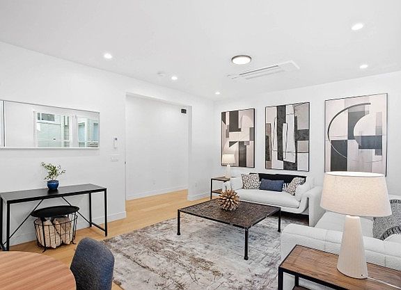 5th image of 1200 Jackson St #1218B