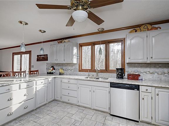 4th image of 2940 Sinclair Wood Dr