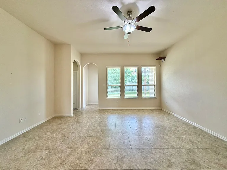908 Arvada Dr — Photo 8