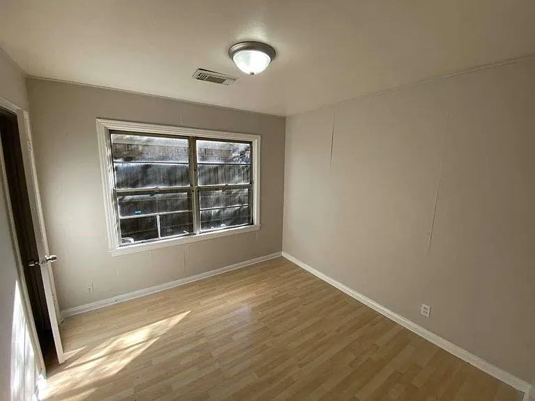 5810 Belmark St — Photo 9