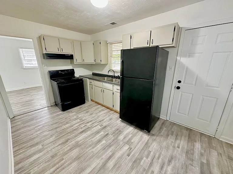 108 Smith Pl — Photo 7