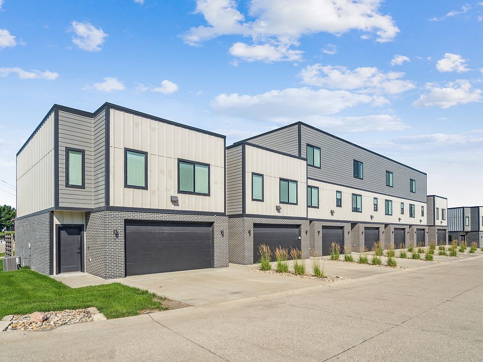1st image of 15 Crosby Park Dr