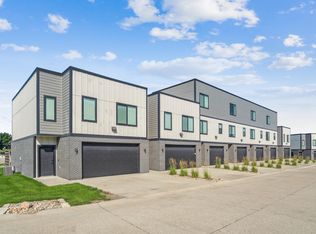 15 Crosby Park Dr, Marshalltown, IA 50158