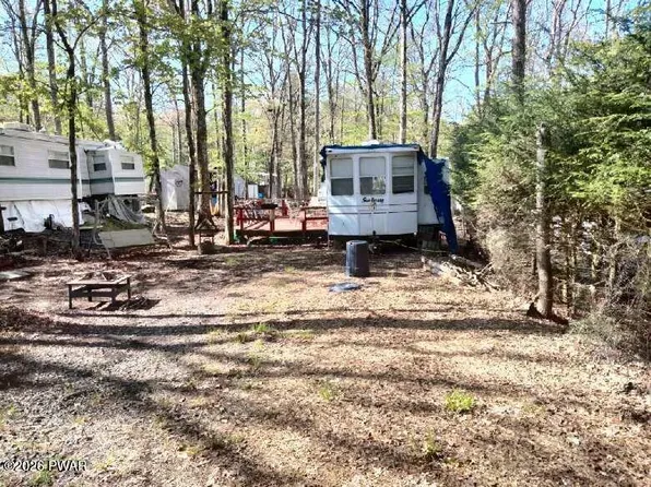 104 Glenwood Lndg, Milford, PA 18337