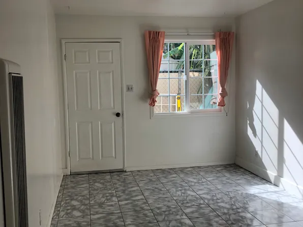 1427 Gardenia Ave #B, Long Beach, CA 90813