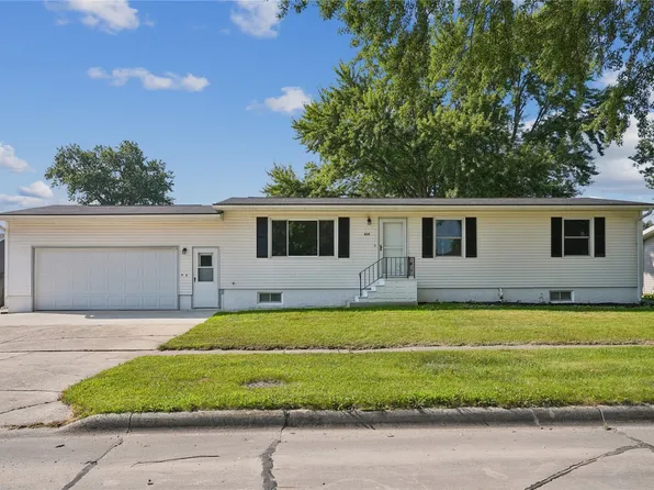419 E 4th St, Readlyn, IA 50668