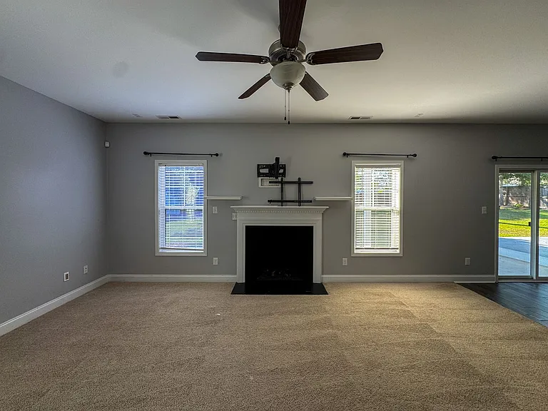 172 Huzzas Cir — Photo 10