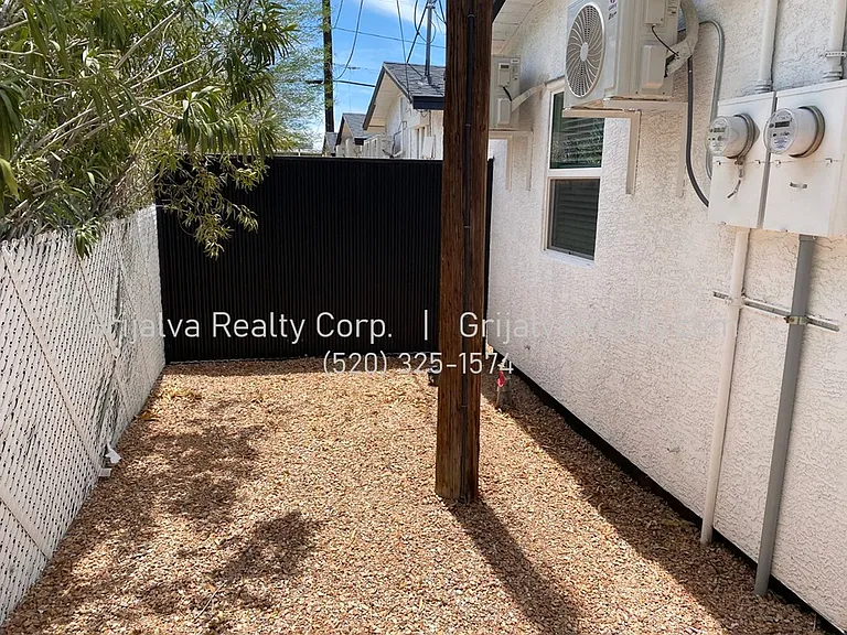 1030 Lee — Photo 14