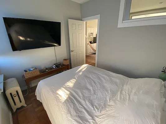 Rented by Nooklyn NYC LLC | media 18