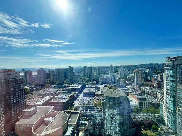 1111 Richards St #2705, Vancouver, BC V6B 0S3