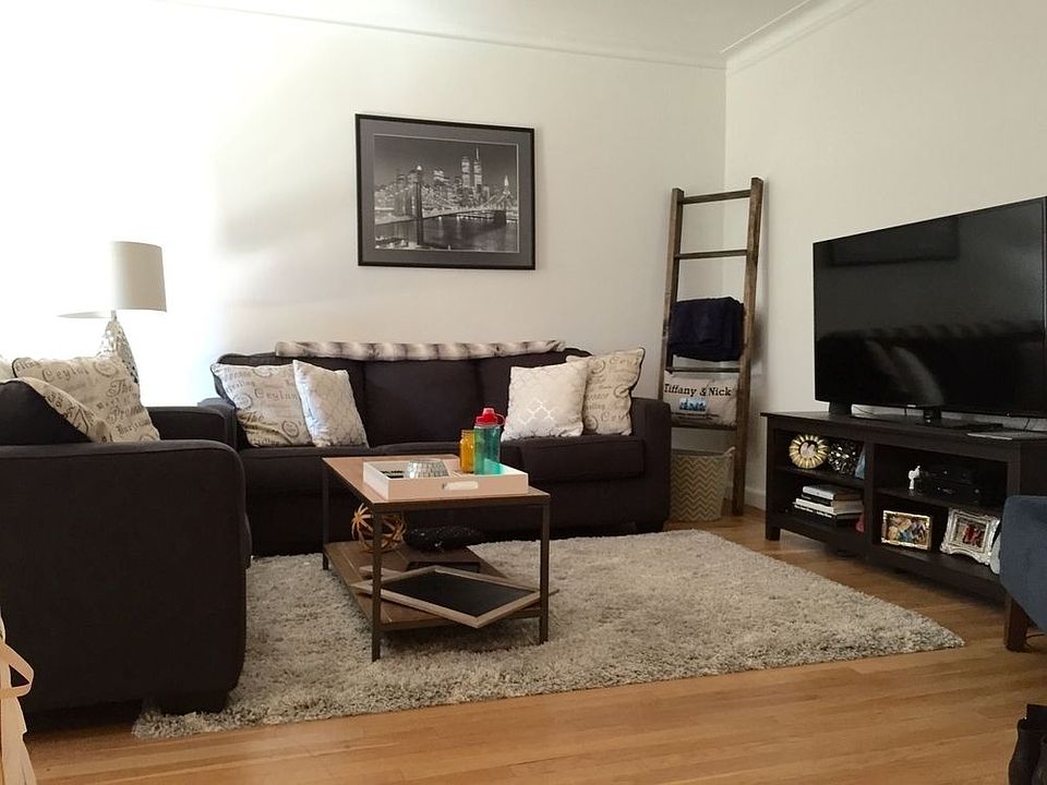 1st image of 405 E 51st St APT 2D