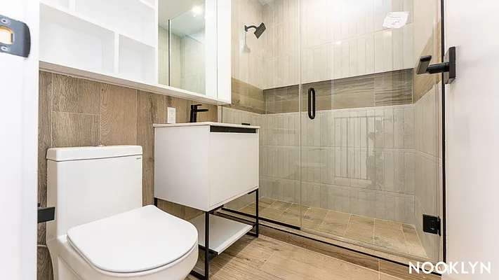 Rented by Nooklyn NYC LLC | media 76