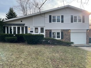 2213 Edgewood Rd, Waukegan, IL 60087