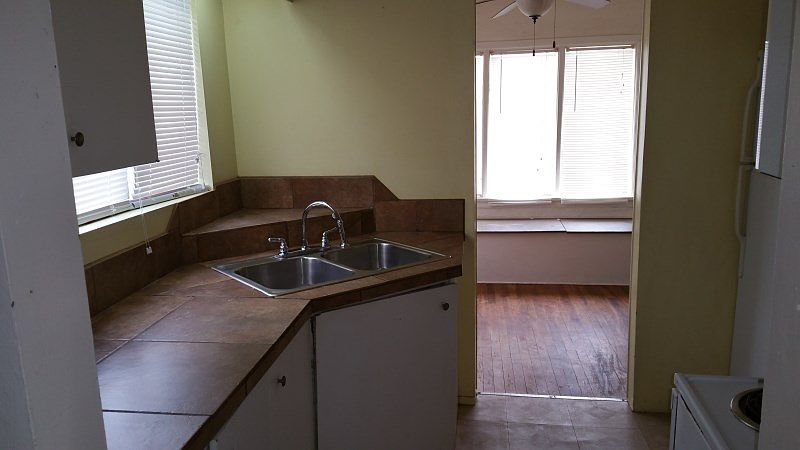 2nd image of 1836 E Culver St