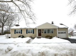 14 Burbank Dr, Stratford, CT 06614