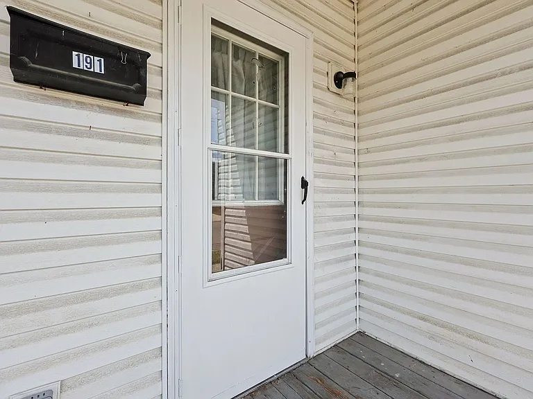 191 S Williams St — Photo 27
