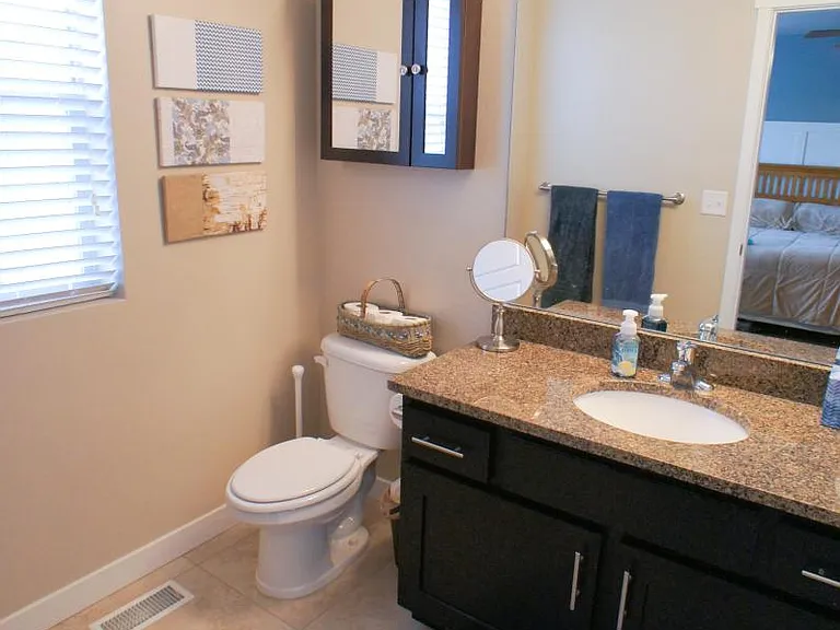 452 W Amber Glow Ln — Photo 10