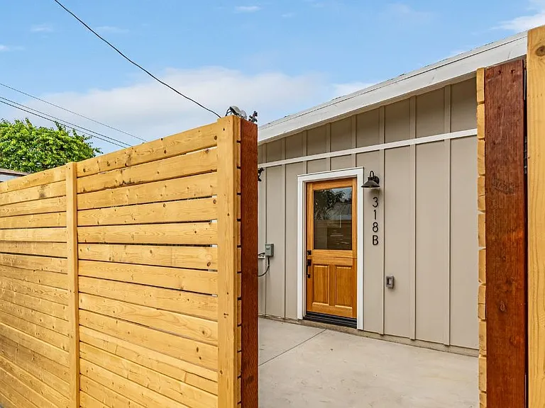 318 1/2 Prospect Ave #1/2 — Photo 1