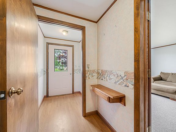 4th image of 1614 Dawn St