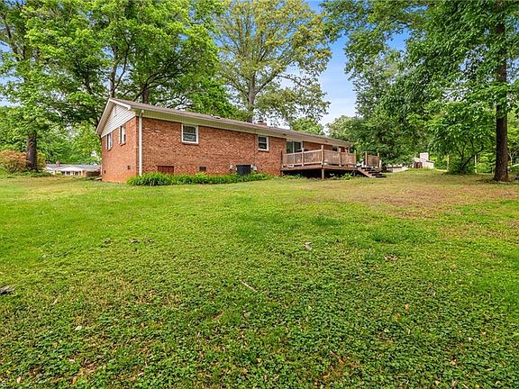 4th image of 312 Tanbark Ln