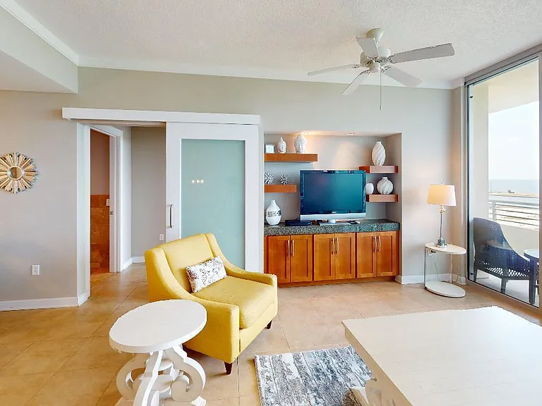 2060 Beach Blvd #601 — Photo 6