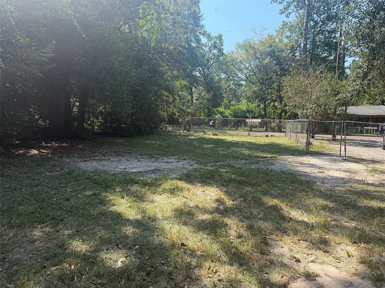 3 bed, 2.0 bath, 1412 sqft, $1,400 — Photo 3