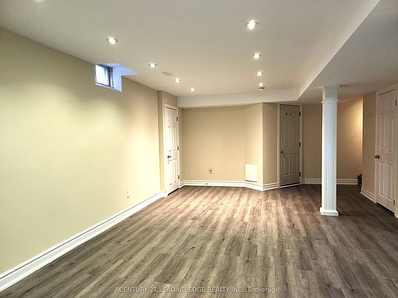 4th image of 140 Roxbury St #Basement