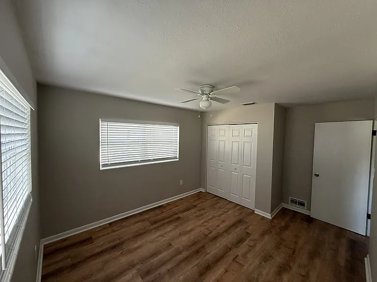 5702 Meridian Way — Photo 9