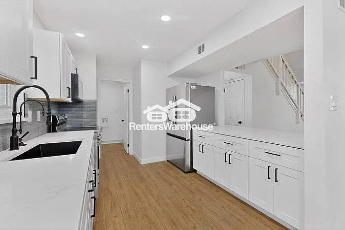 1818 Indian Creek Ct — Photo 15
