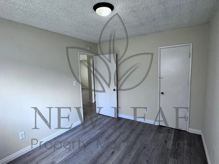10954 Pipeline Ave #B — Photo 9