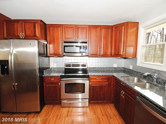4th image of 8351 Fairwood Dr