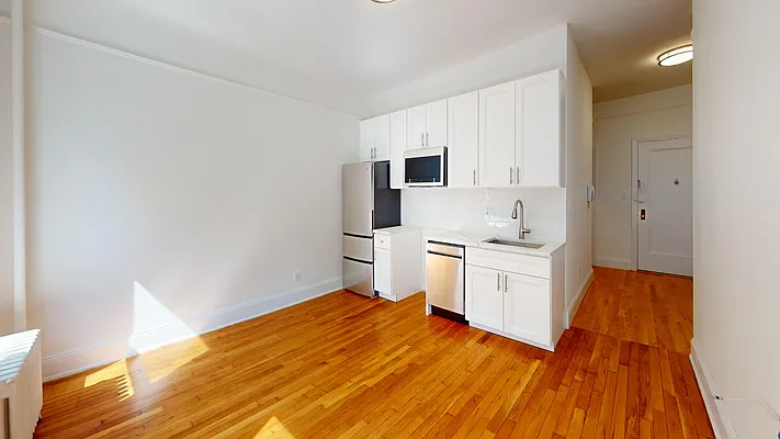 Rented by Bond New York | media 4