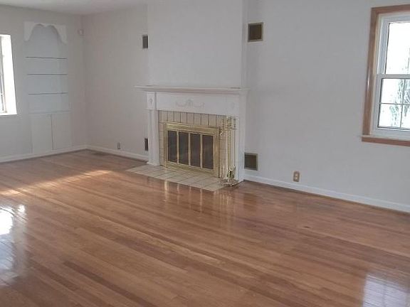 5th image of 2805 Lakinhurst Dr