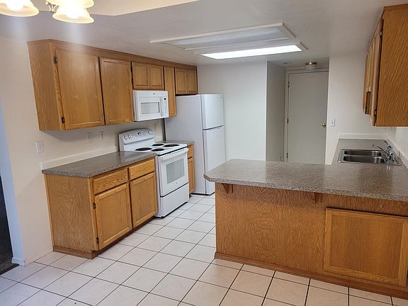 3rd image of 12127 209th Avenue Ct E