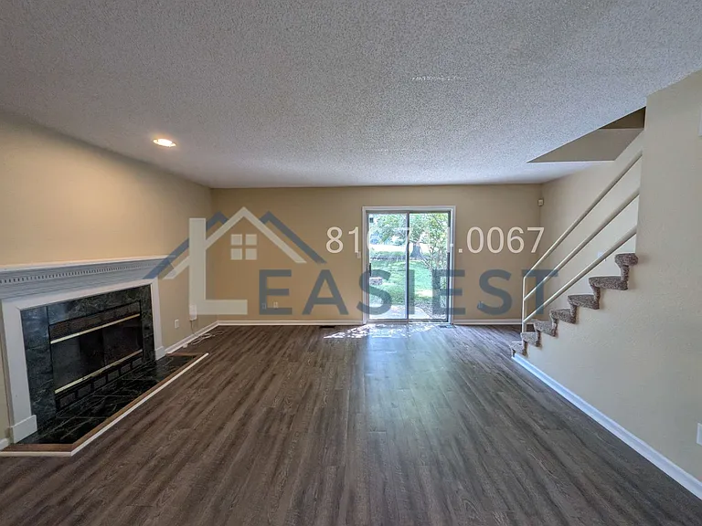 1855 NE Knollbrook St — Photo 4