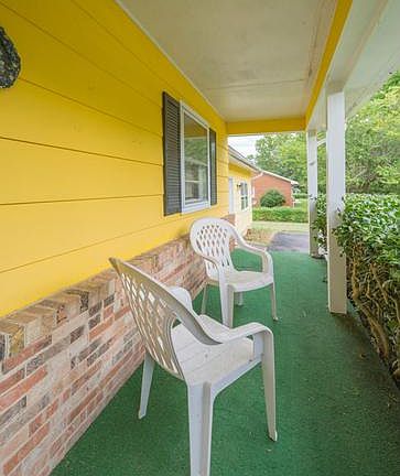 4th image of 24581 Greenview Dr