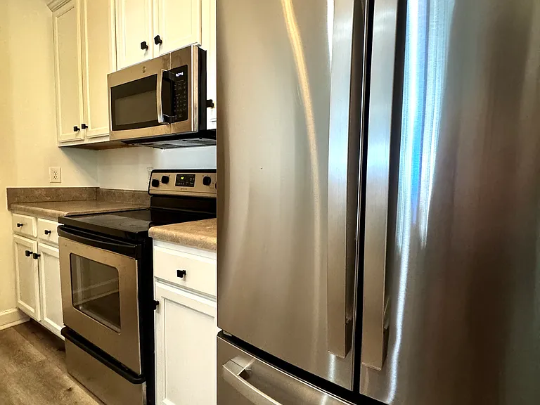 2304 Elliott Ave #103 — Photo 11
