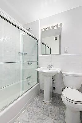 3rd image of 150 W 47th St APT 3D