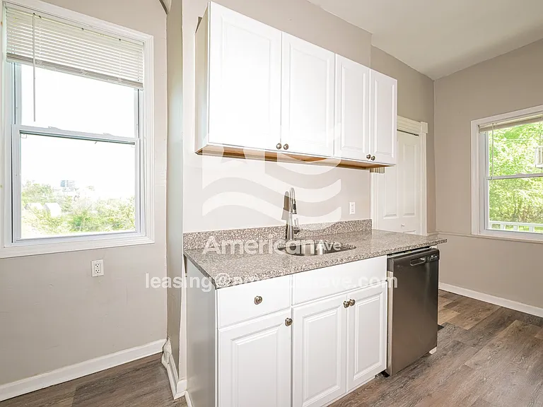 751283_006_kitchen_6.jpg