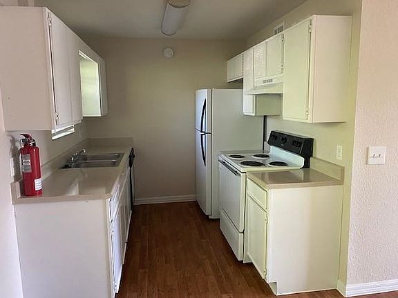 3rd image of 14551 Ivy Chase Ln #551