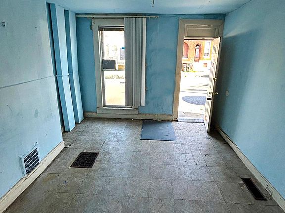 5th image of 2125 Hollins St