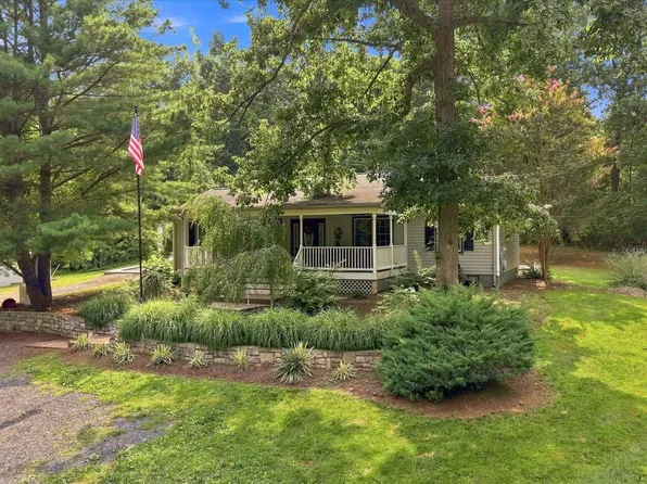 151 Sassafras Ln, Clear Brook, VA 22624