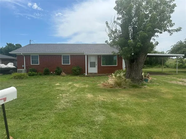 380 Weichel Dr, Colony, OK 73021