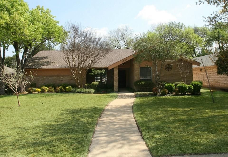 1st image of 2304 Woodglen Dr
