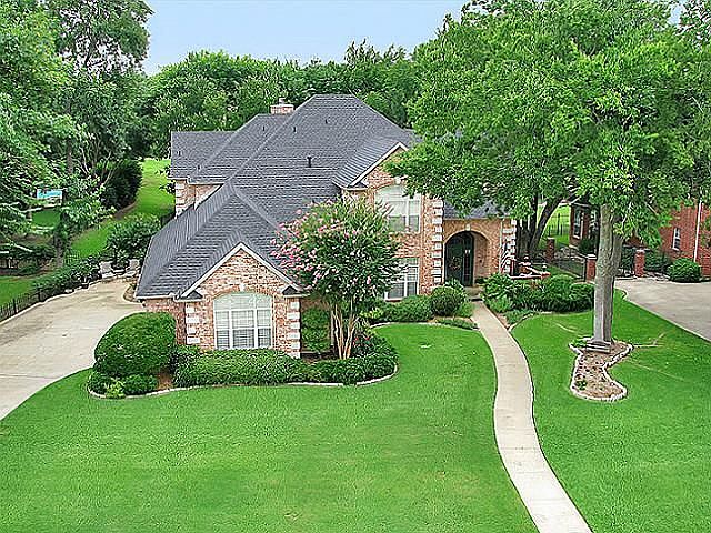 1st image of 212 Country Club Dr